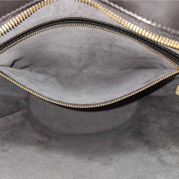 Authentic Louis Vuitton Epi St Jacques Tote W/ Matching Change Pouch & Dust Bag - Picture 12 of 17